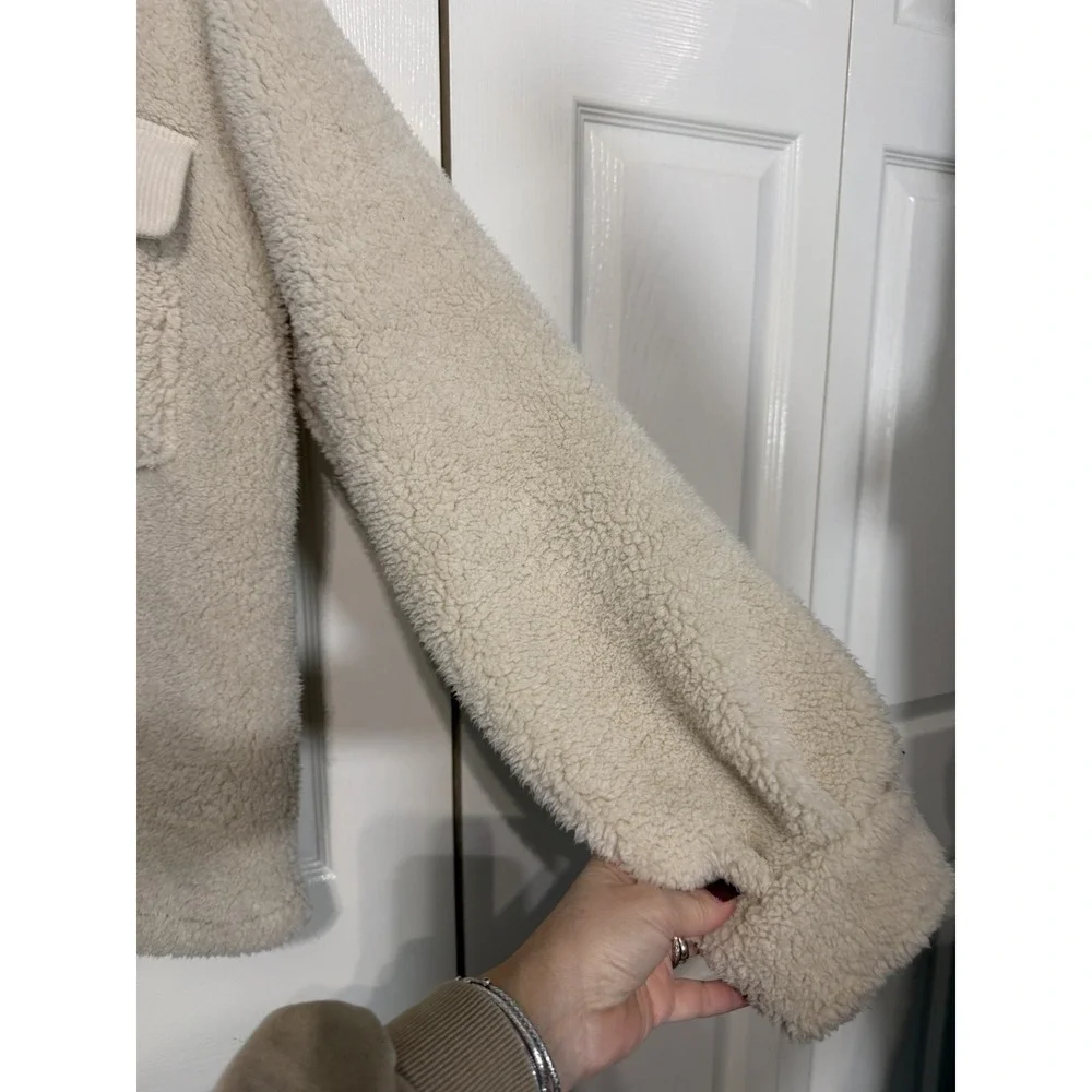 Thread and Supply Women's Ivory Sherpa Shacket Size Medium‎